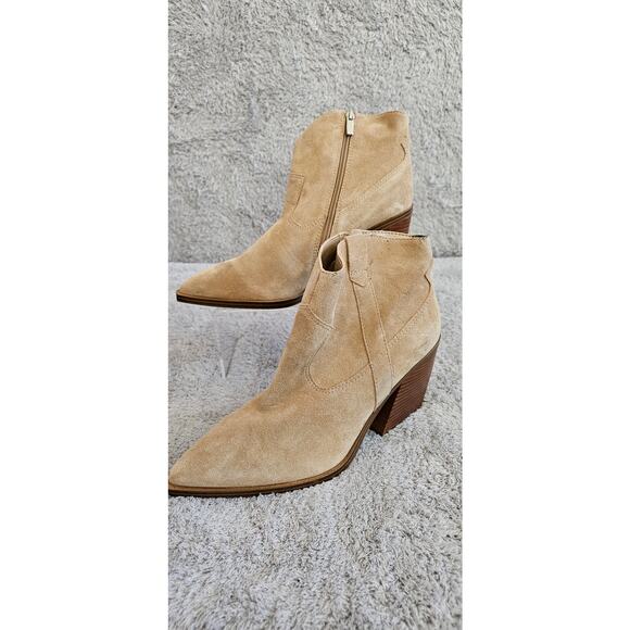 Vince Camuto Gredile Tan‎ Suede Pointed Toe Western Heeled Boots Womens Size 13M - Picture 1 of 10